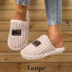 Pantoufles, chaussons femme chaudes, hiver, taupe, fausse fourrure, doux, cocooning ambage modèle MALY souple, antidérapant, détente, basique