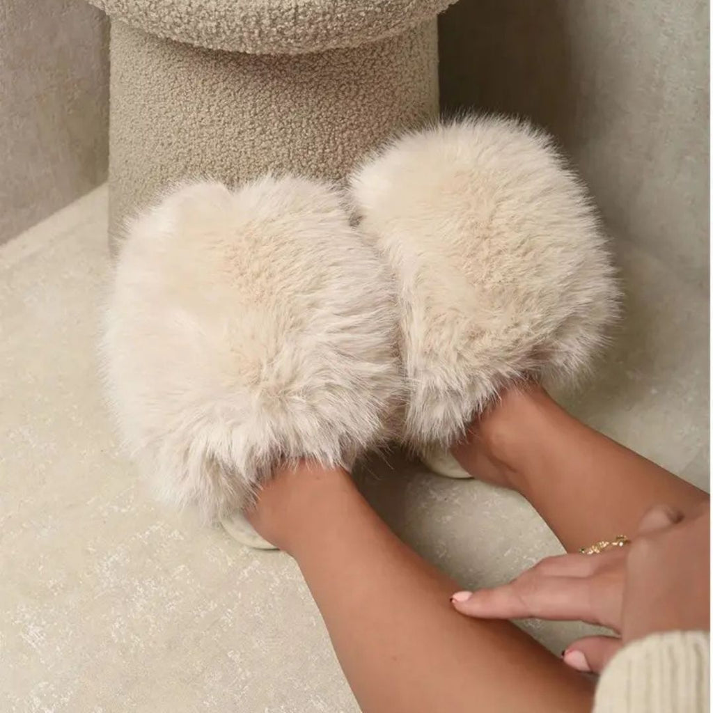 Pantoufles, chaussons femme chaudes, hiver, beige, fausse fourrure, doux, cocooning ambage modèle JADE  souple, antidérapant, aestetic